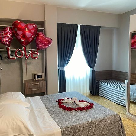 Hotel Lukas Viareggio Ngoại thất bức ảnh